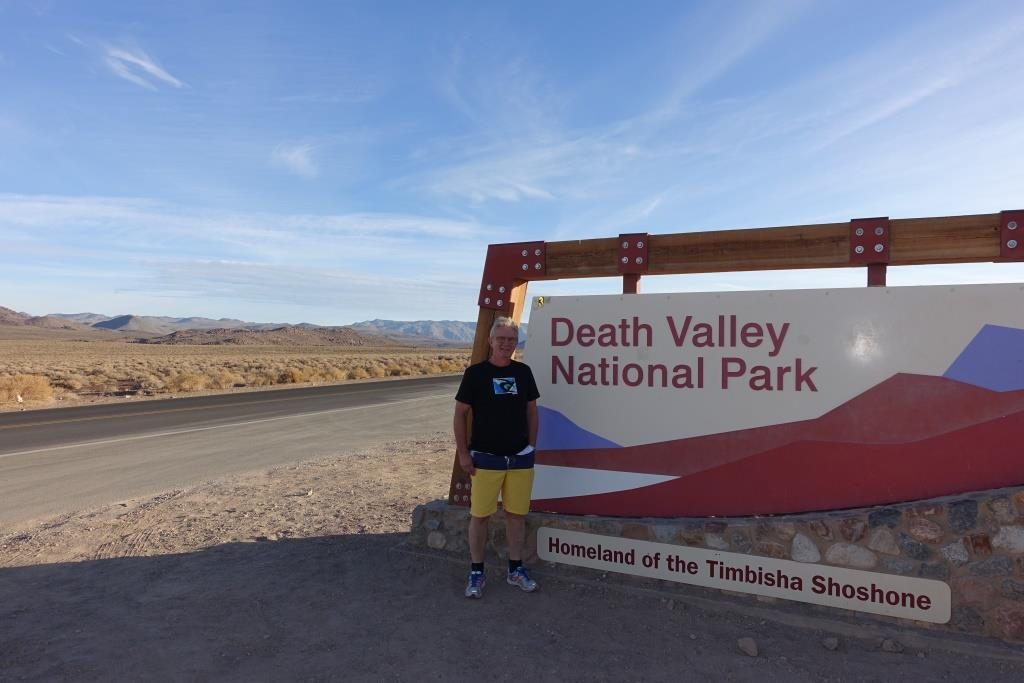 death-valley-entrance